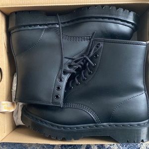 *NEW* Doc Martens